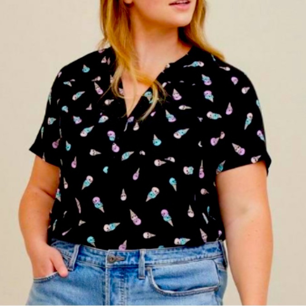 Torrid Skull Ice Cream Tee NWT SIZE 1